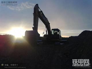 发下我开的CAT323DL工作图片