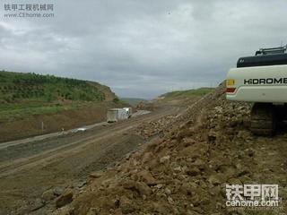 第一次看驾驶室内显示器，HMK370LC-GEN系挖掘机在土方[2]