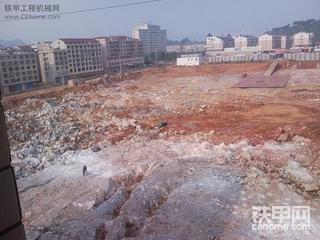楼下的工地