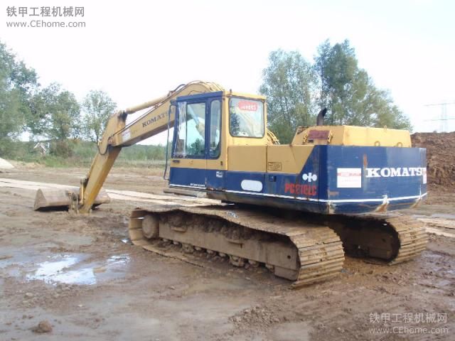 小松PC210-3挖掘機