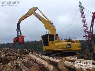 小松农牧业挖掘机PC300-7和PC400-7