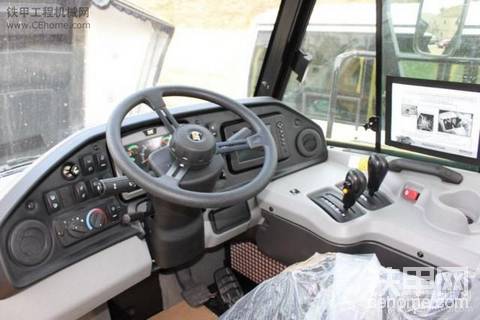 卡特740B絞卡式自卸車[2]