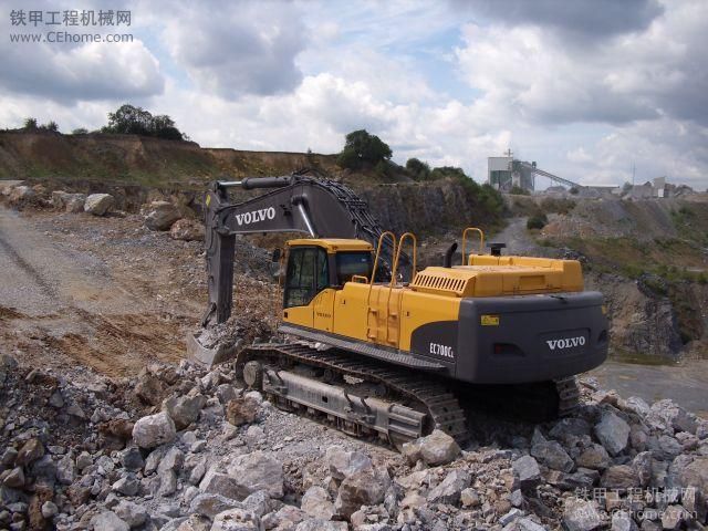 沃爾沃EC700C挖掘機(jī)在礦山