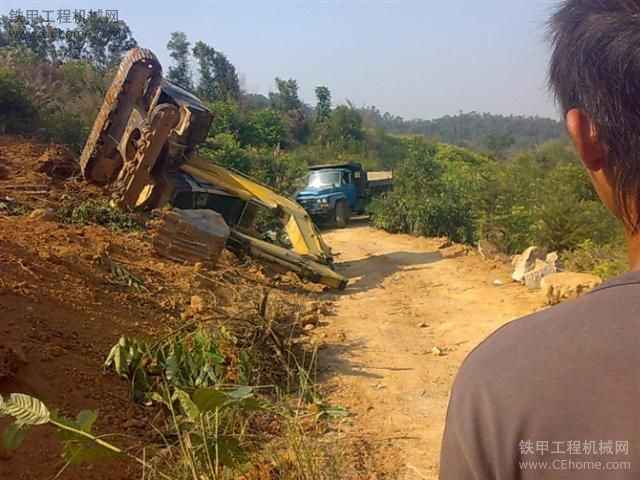 又是挖掘機(jī)睡覺了