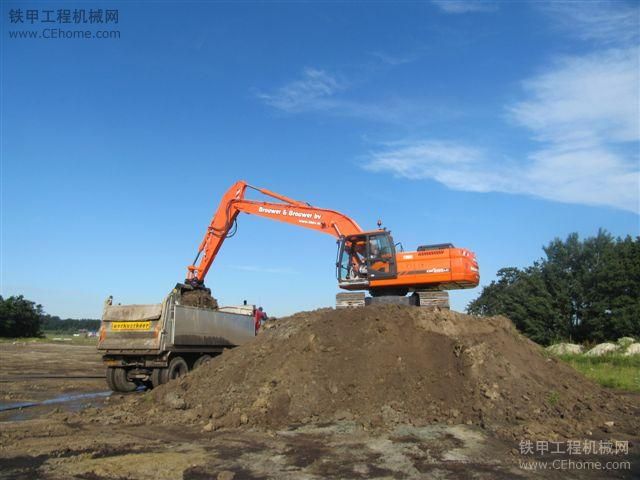 斗山DX285LC挖掘機