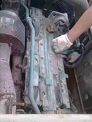 7000多小时VOLVO210B更换油嘴
