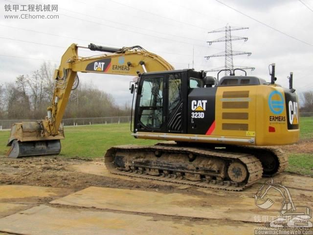 cat323E