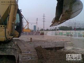 卡特五兄弟，卡特两兄弟陷了，两位老大哥来救