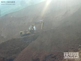 砖厂 工作 嘉和120-8/还有辆小铲车