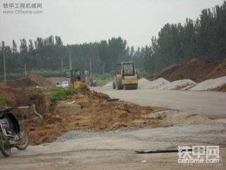 开发区建设－铺水稳基层