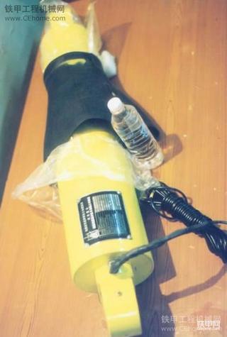 有减振器的柳工ZLH50G高速装载机