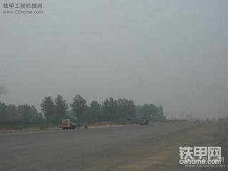 凱斯遇山貓（公路清掃作業(yè)）