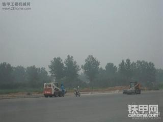 凱斯遇山貓（公路清掃作業(yè)）