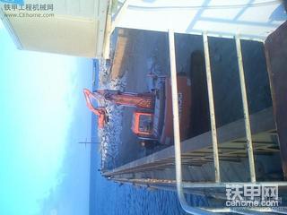 船上挖石头填海建码头（二）