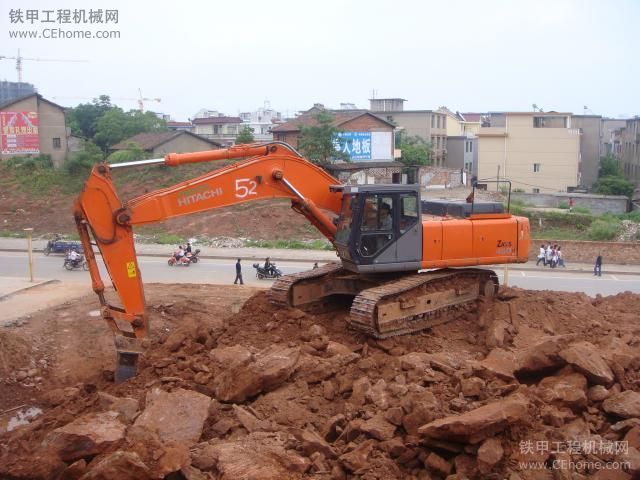 求個(gè)認(rèn)證車主 發(fā)幾輛目前正在使用的機(jī)子圖片 日立450HBE 現(xiàn)代225