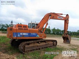 大家鉴定下这是什么品牌的挖掘机！