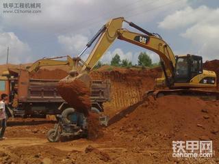 经典320D装车
