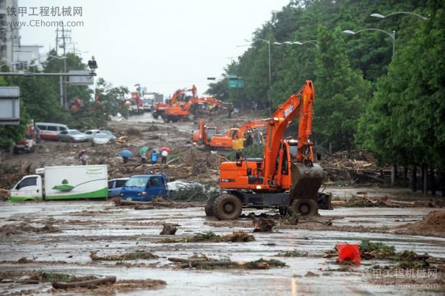 韓國(guó)首都遭遇大暴雨 數(shù)十人死傷