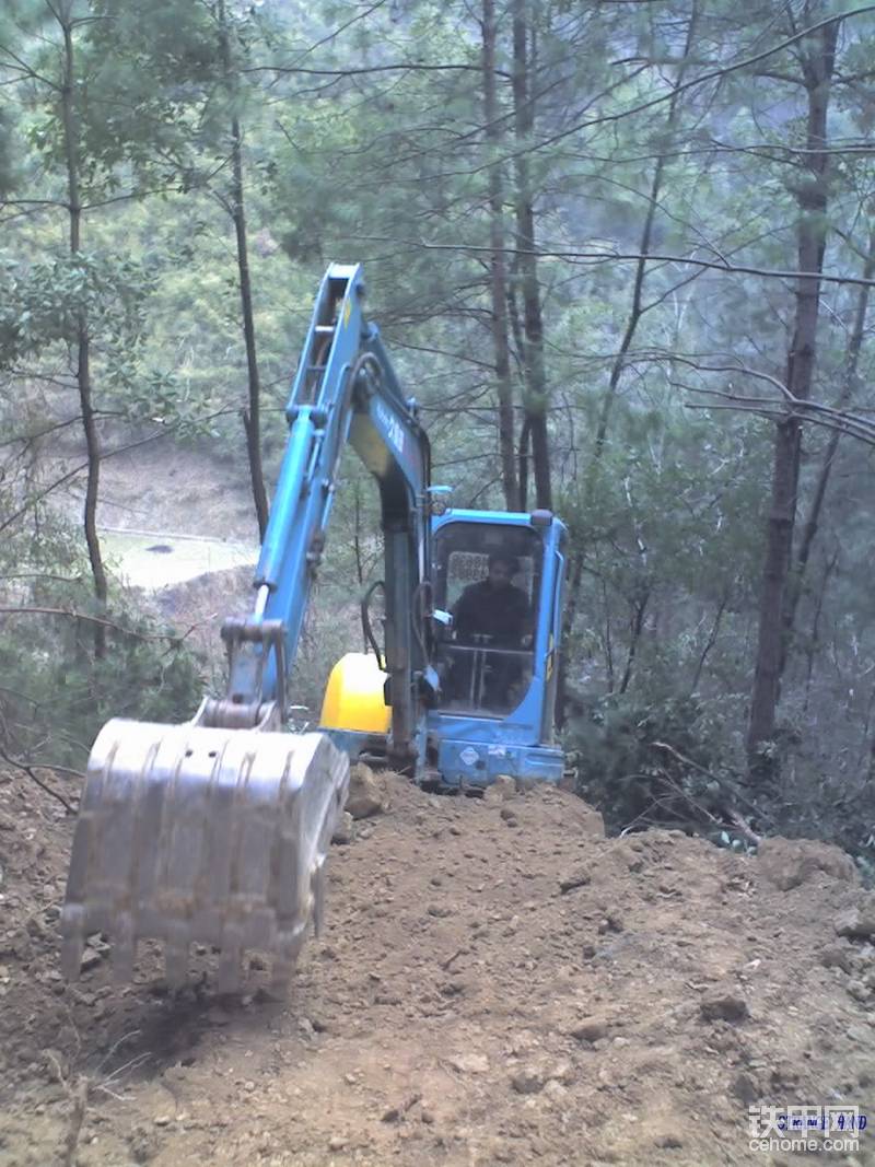 逢山开路