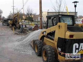 卡特滑移装载机