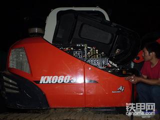 体验久保田KX080-3自动加油功能