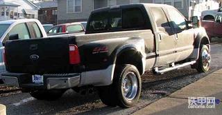 老美的“六轮”皮卡。汗