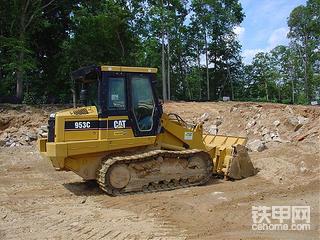 推土机发动机  前置  后置