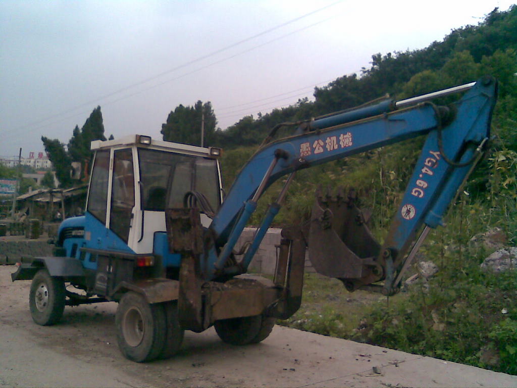 中国大地的农用挖掘机