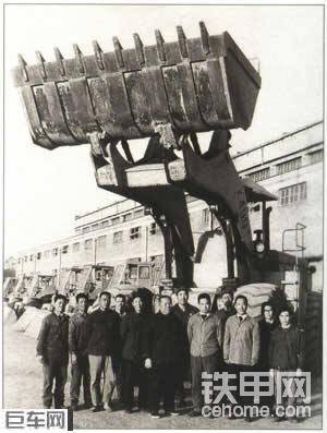 1976年1月27日---國(guó)內(nèi)最大ZL90裝載機(jī)