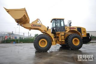 中国装载机的历史与现状