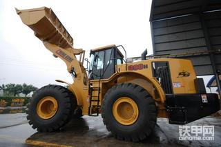 中国装载机的历史与现状