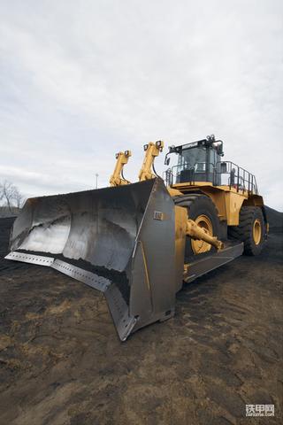 轮式推土机