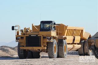 从来没有见过的卡特彼勒(CAT)非公路卡车