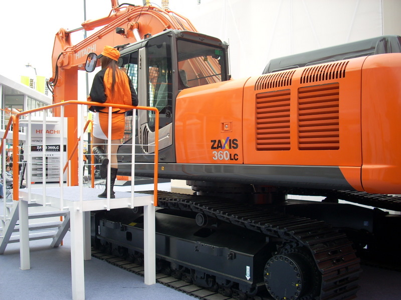 Bauma 08—怪手和美女