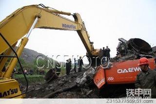 看看挖机事故，惨啊
