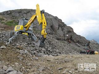 能上山下河的超级挖掘机