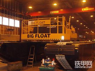 加滕水陸兩用挖掘机HD820-5-LC及HD835-5-BF