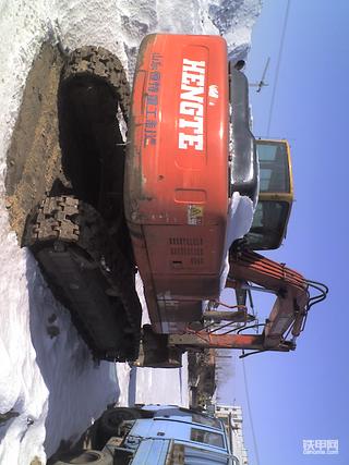 雪中的挖掘机（二）