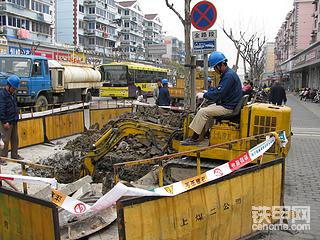 上海市政1.6吨迷你挖掘机