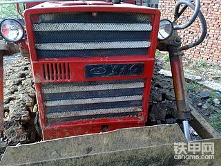 东方红推土机