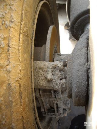 30装载机制动方式“气”与“气推油”的不同？