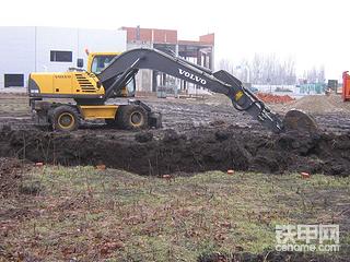 VOLVO挖掘机