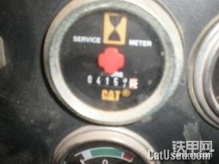 很多卡特彼勒推土机