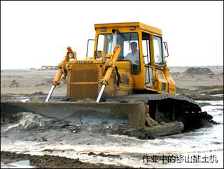 淤泥中作业的移山超湿地TSC180c