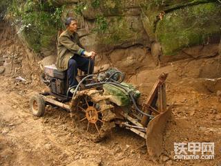“山寨”推土机