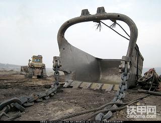 万吨Bucyrus吊斗铲在中国