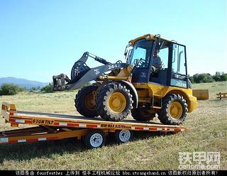 John Deere约翰迪尔小型装载机新机作业