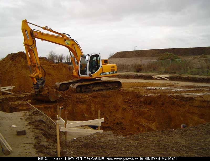 JCB杰西博JS220挖掘機