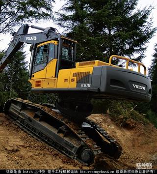 特殊的沃尔沃挖掘机FC3329