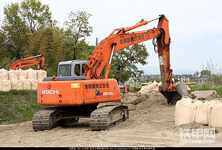 现在的经济就像图片的的挖掘机一样放着啊?